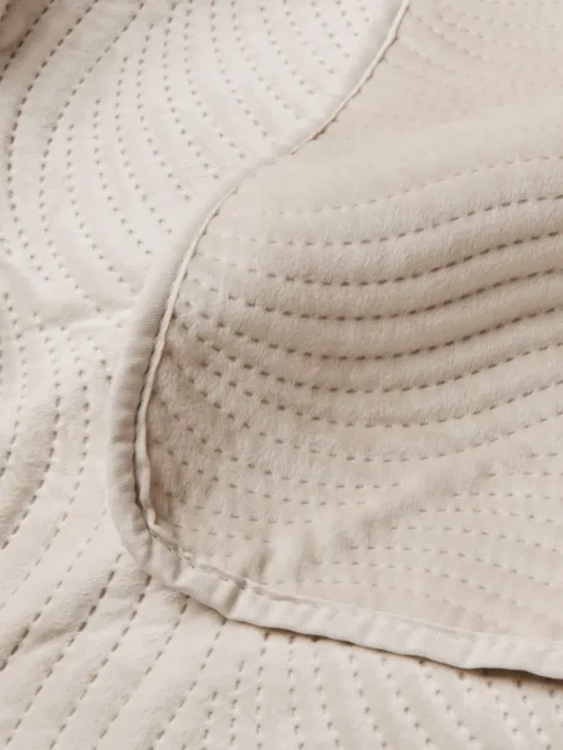 GLORIOSACouvre-lit GLORIOSA 160x220 beige-JYSK Clearance