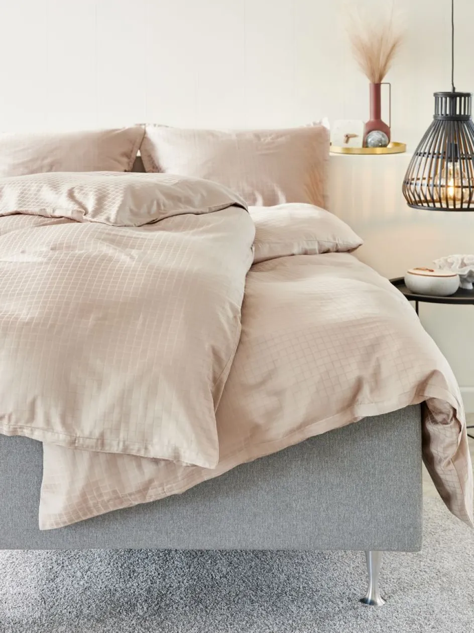 INGEBORGGoldParure de lit Satin INGEBORG 240x220-KRONBORG Best