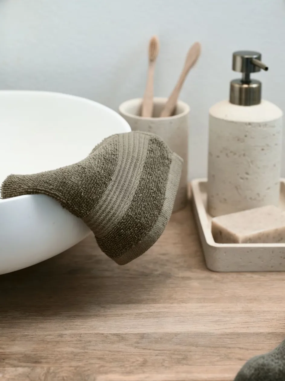 KARLSTADGoldCarré visage KARLSTAD 28x30 olive-KRONBORG New